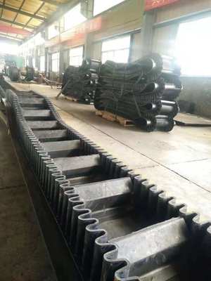 青島大傾角波狀擋邊輸送帶